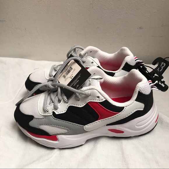 boys tennis shoes size 13